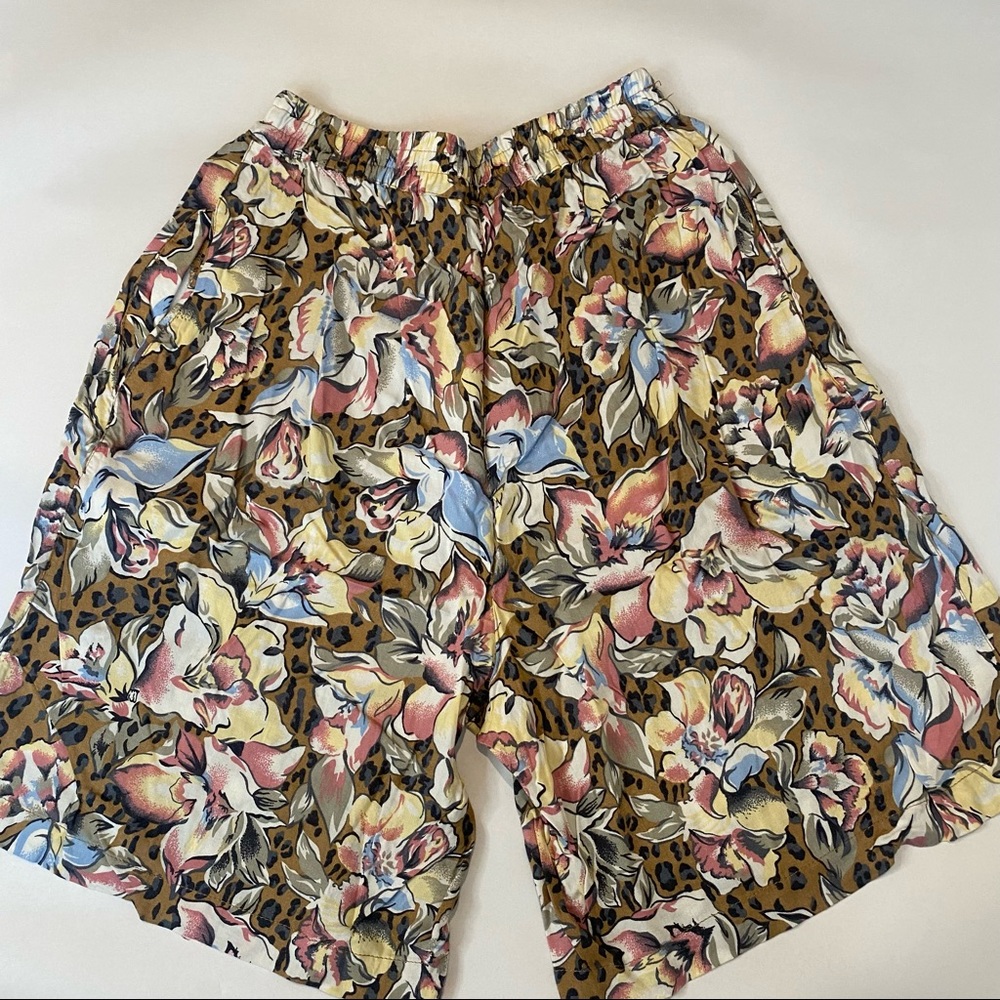 Vintage Ashleigh Morgan floral high rise mom‎ shorts size small
